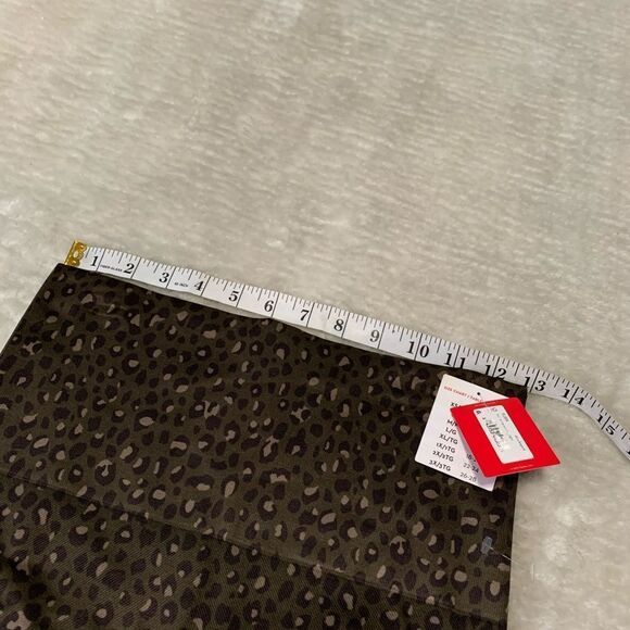 Spanx Look At Me Now Seamless Leggings Olive Leopard Womens Large New NWT - Picture 6 of 8